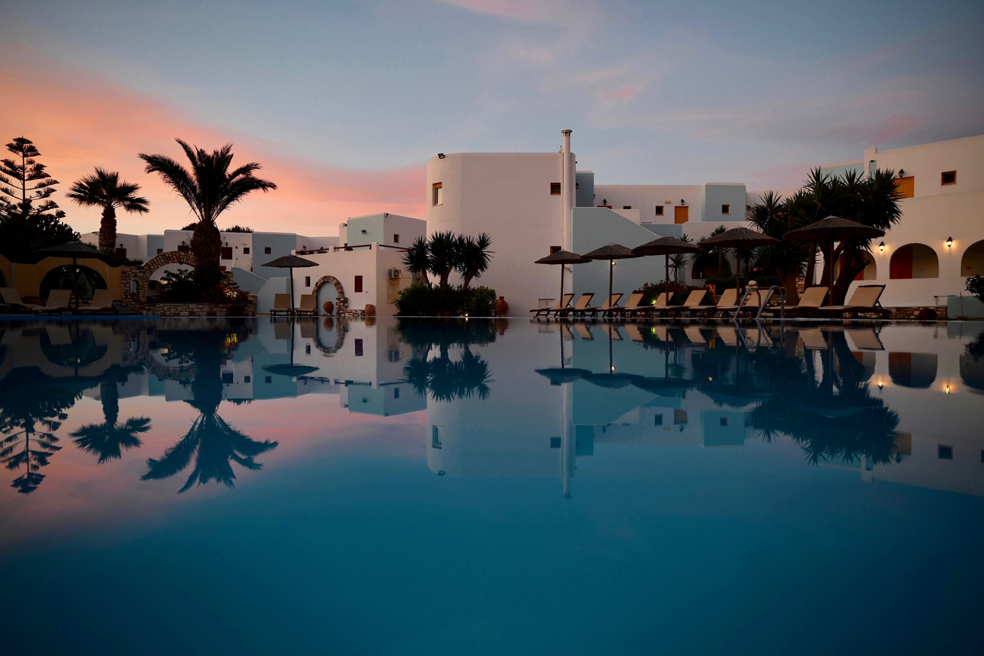 Paros - Charmantes Hotel in Marpissa zum Verkauf - Idyllische Lage und umfangreiche Annehmlichkeiten